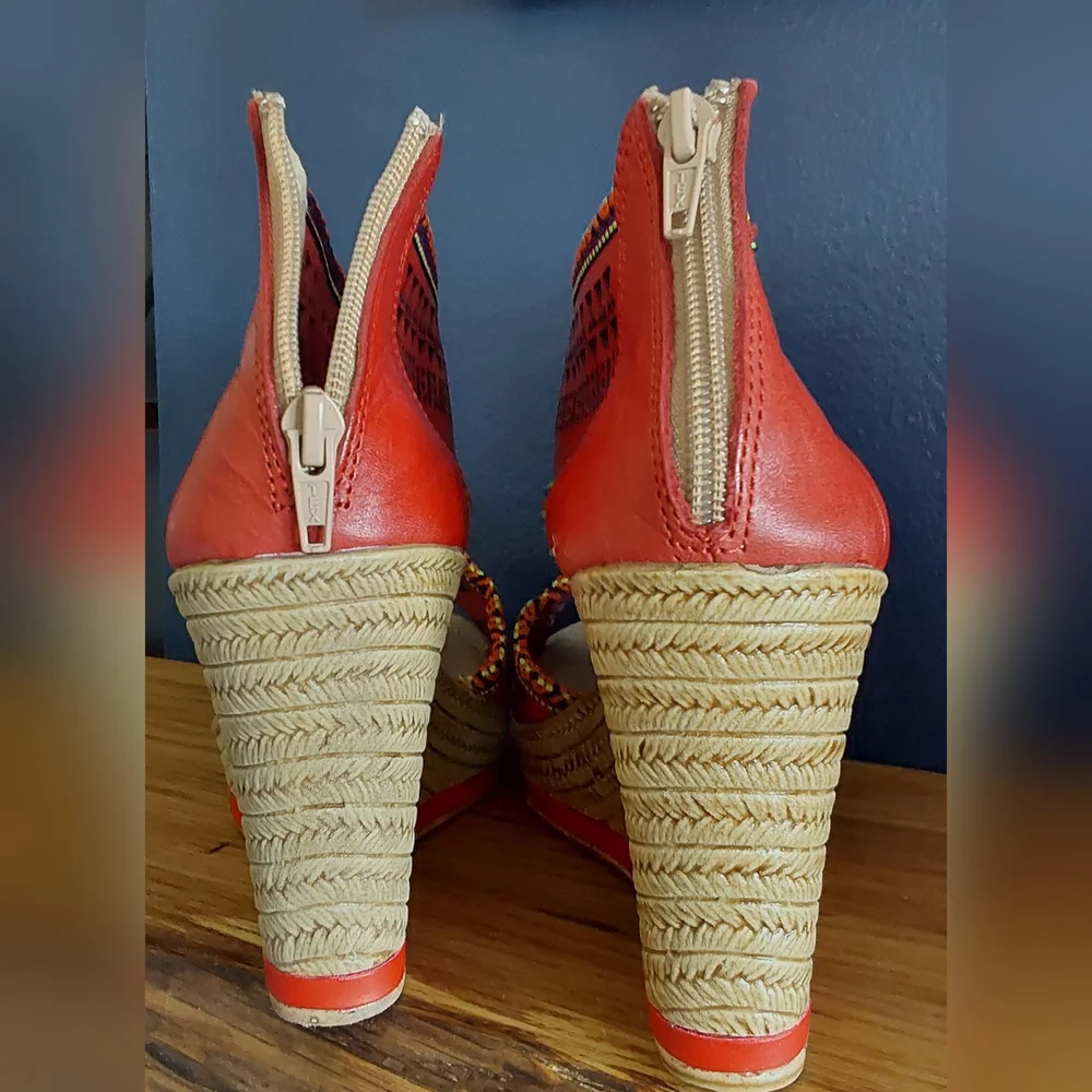 SOLEI LEATHER HUARACHE PLATFORM SANDAL 8 - Picture 4 of 5